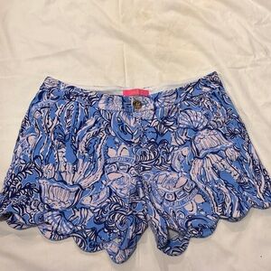 Lilly Pulitzer Buttetcup Blue and Light Blue Scallop-Edge Printed Shorts